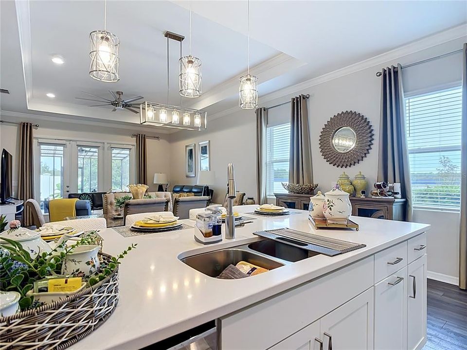For Sale: $349,500 (2 beds, 2 baths, 1437 Square Feet)