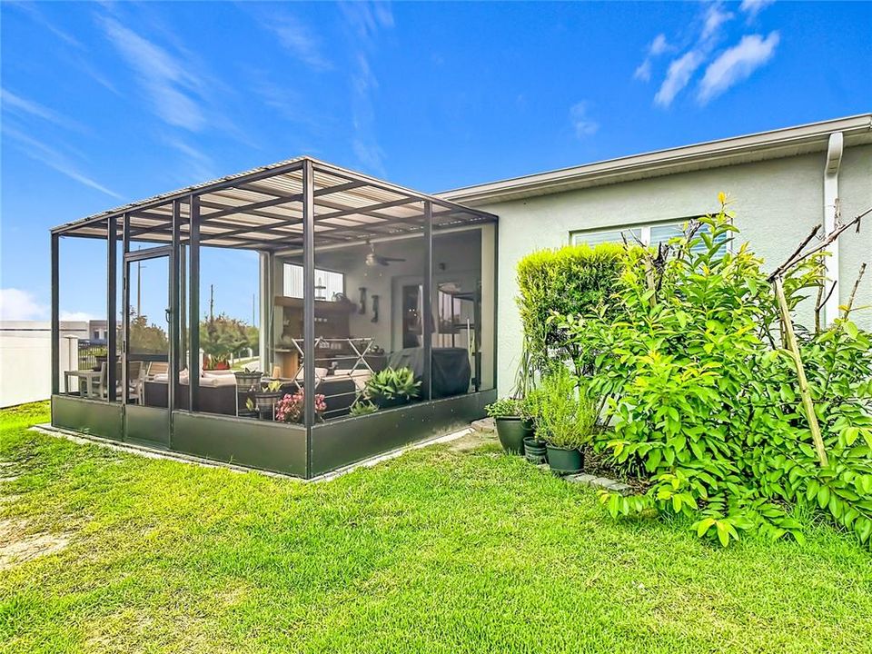 For Sale: $349,500 (2 beds, 2 baths, 1437 Square Feet)