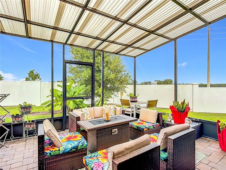 For Sale: $349,500 (2 beds, 2 baths, 1437 Square Feet)