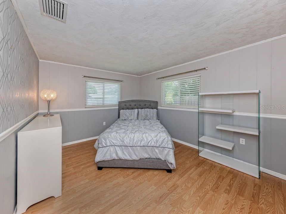 For Sale: $549,750 (4 beds, 2 baths, 1959 Square Feet)
