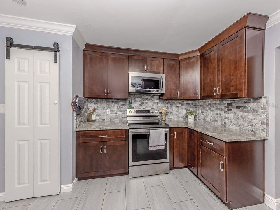 For Sale: $549,750 (4 beds, 2 baths, 1959 Square Feet)
