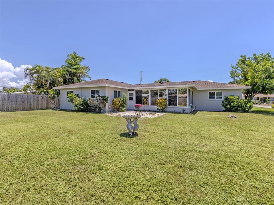 For Sale: $549,750 (4 beds, 2 baths, 1959 Square Feet)