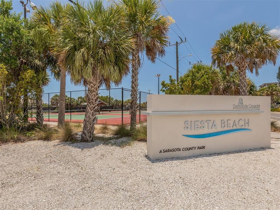 For Sale: $549,750 (4 beds, 2 baths, 1959 Square Feet)