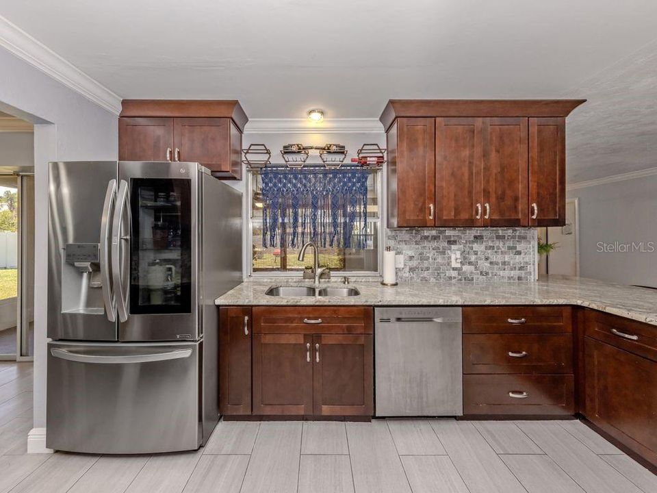 For Sale: $549,750 (4 beds, 2 baths, 1959 Square Feet)