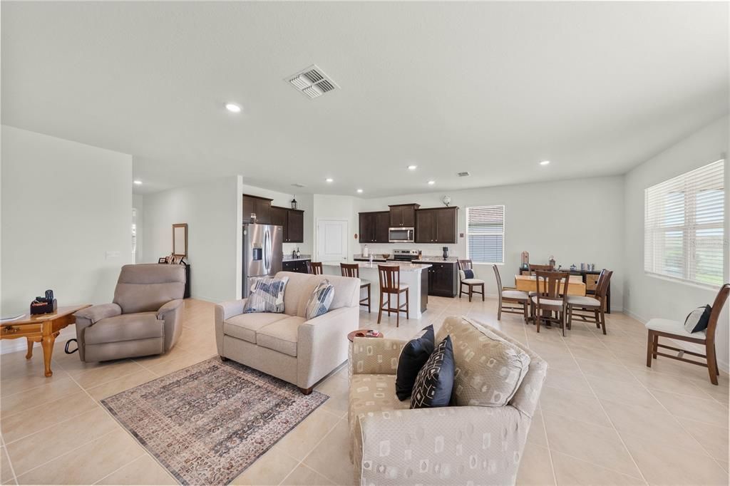 For Sale: $289,000 (4 beds, 2 baths, 2034 Square Feet)