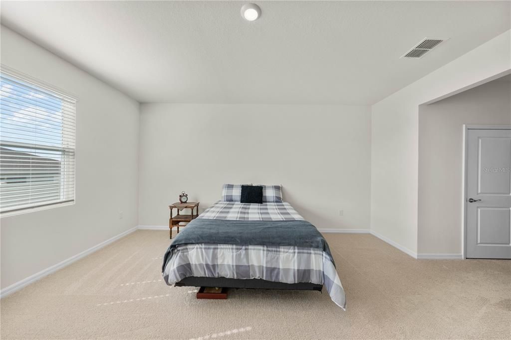 For Sale: $289,000 (4 beds, 2 baths, 2034 Square Feet)