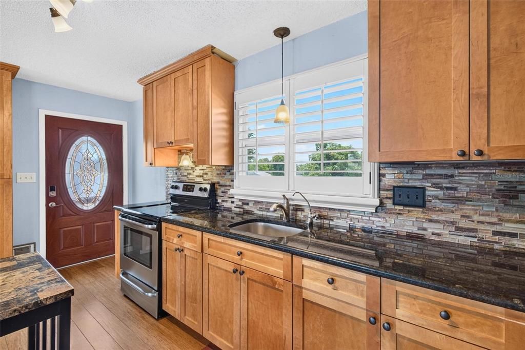 For Rent: $1,750 (1 beds, 1 baths, 624 Square Feet)