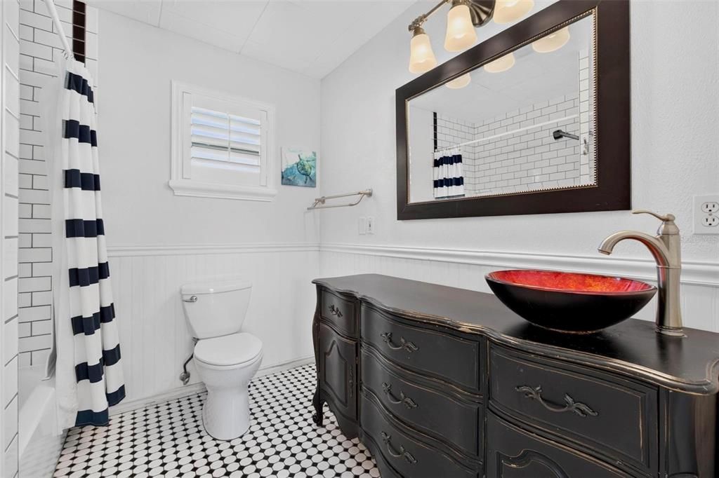 For Rent: $1,750 (1 beds, 1 baths, 624 Square Feet)