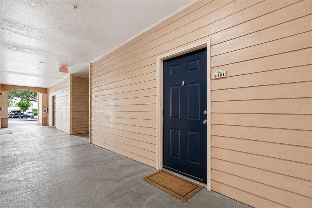 For Sale: $220,000 (2 beds, 2 baths, 1085 Square Feet)