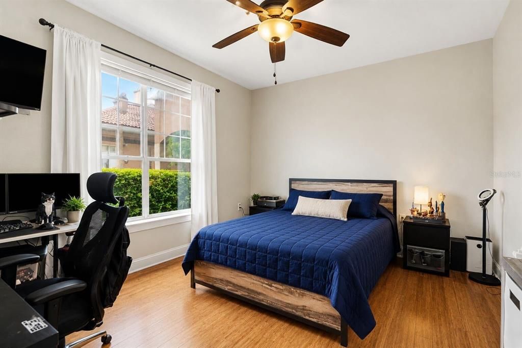 For Sale: $220,000 (2 beds, 2 baths, 1085 Square Feet)