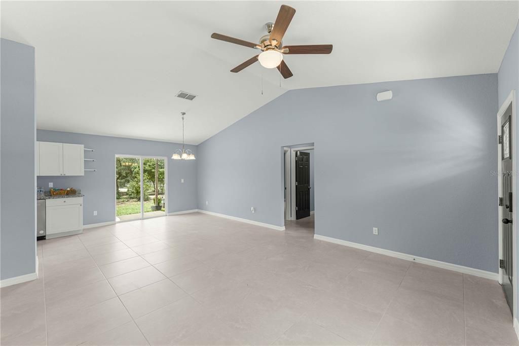 For Sale: $244,900 (3 beds, 2 baths, 1234 Square Feet)