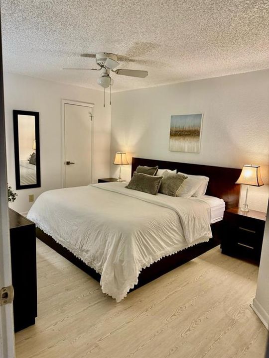 For Rent: $2,390 (2 beds, 2 baths, 971 Square Feet)