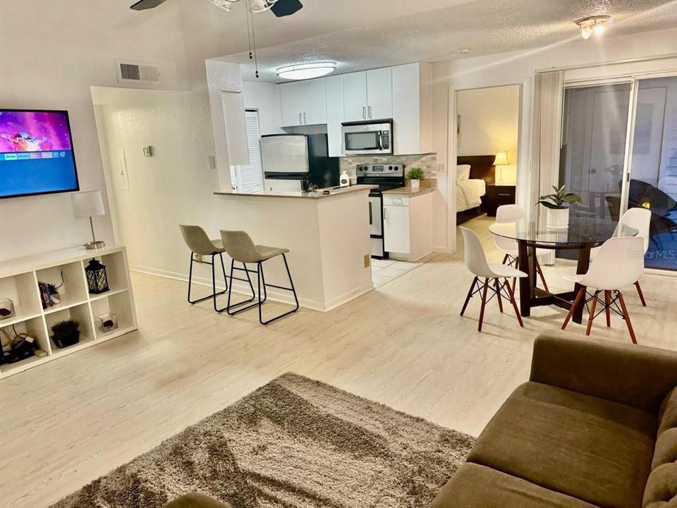 For Rent: $2,390 (2 beds, 2 baths, 971 Square Feet)