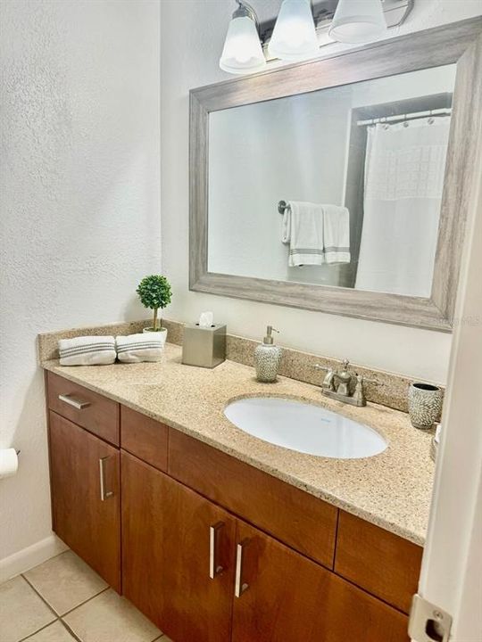 For Rent: $2,390 (2 beds, 2 baths, 971 Square Feet)