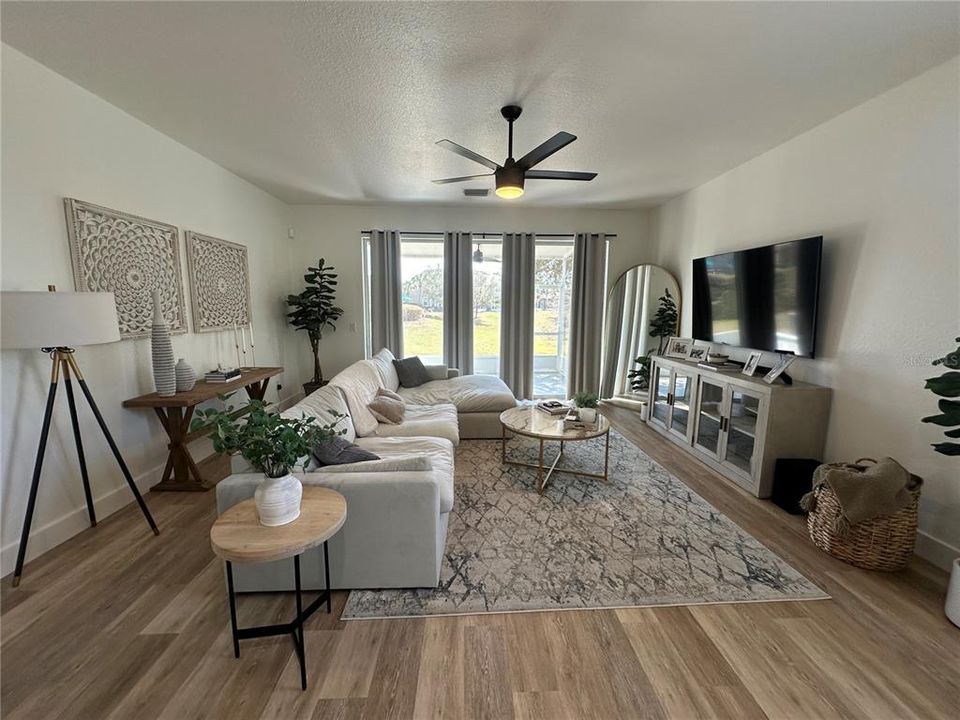 For Rent: $2,000 (3 beds, 2 baths, 1542 Square Feet)