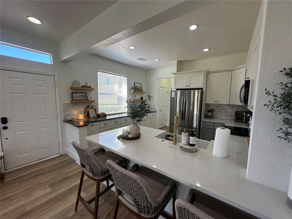 For Rent: $2,000 (3 beds, 2 baths, 1542 Square Feet)
