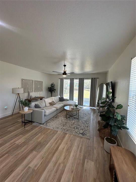 For Rent: $2,000 (3 beds, 2 baths, 1542 Square Feet)
