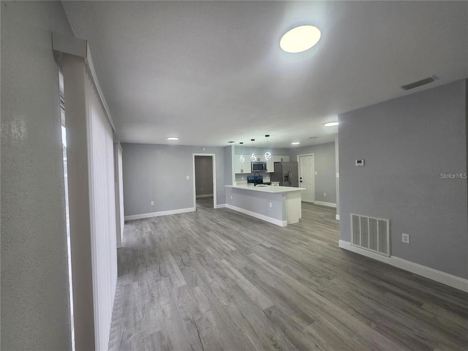 En Venta: $289,000 (3 camas, 2 baños, 1120 Pies cuadrados)