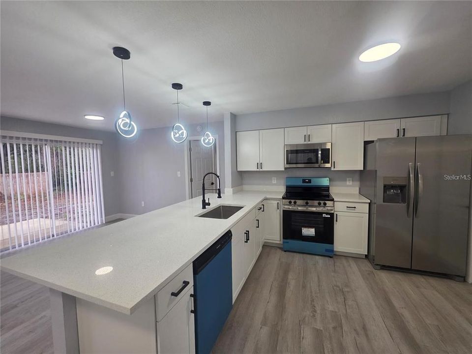 En Venta: $289,000 (3 camas, 2 baños, 1120 Pies cuadrados)