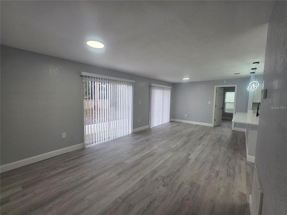 En Venta: $289,000 (3 camas, 2 baños, 1120 Pies cuadrados)