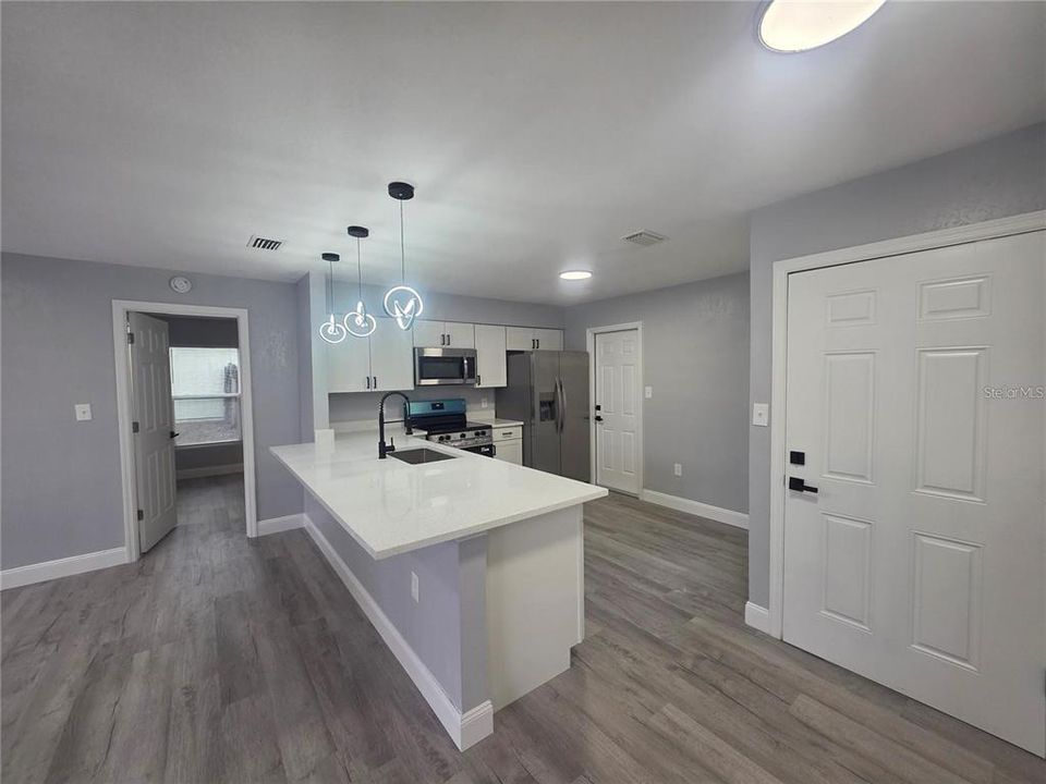 En Venta: $289,000 (3 camas, 2 baños, 1120 Pies cuadrados)