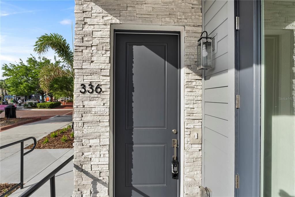 For Rent: $3,500 (3 beds, 2 baths, 2181 Square Feet)