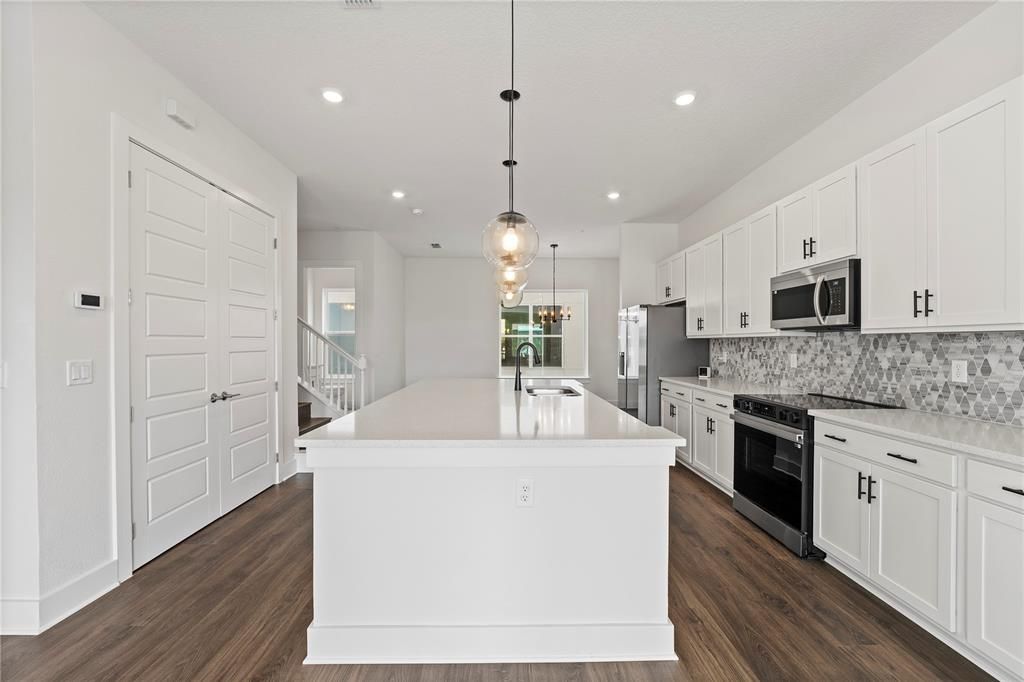 For Rent: $3,500 (3 beds, 2 baths, 2181 Square Feet)