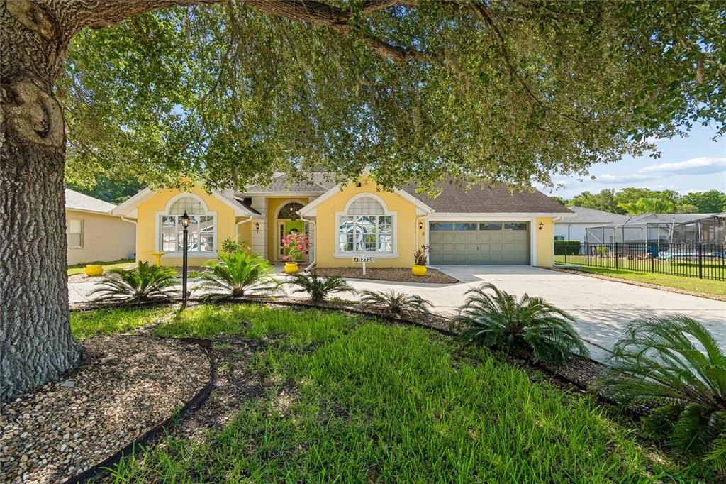 For Rent: $2,300 (3 beds, 2 baths, 2318 Square Feet)