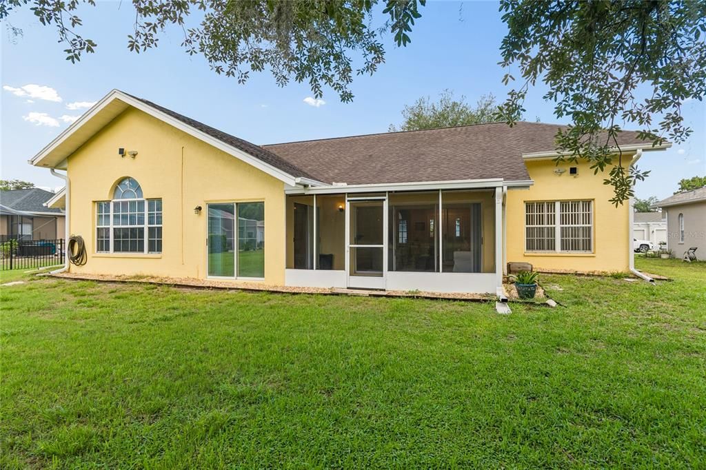 For Rent: $2,300 (3 beds, 2 baths, 2318 Square Feet)