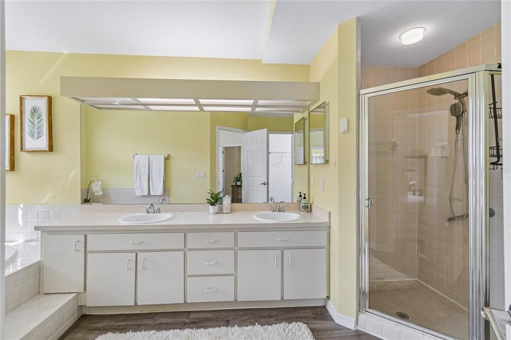 For Rent: $2,300 (3 beds, 2 baths, 2318 Square Feet)