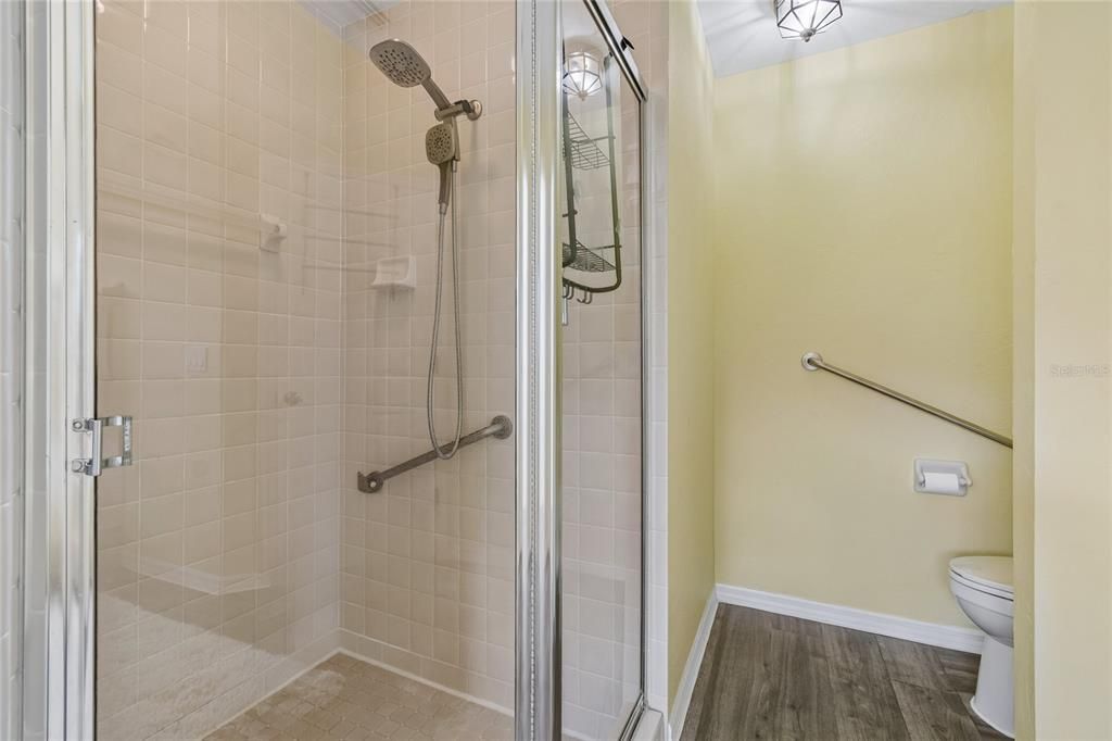 For Rent: $2,300 (3 beds, 2 baths, 2318 Square Feet)