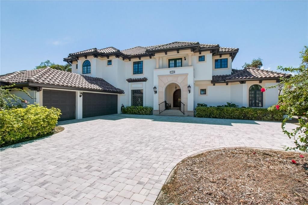 For Sale: $2,000,000 (6 beds, 5 baths, 4259 Square Feet)