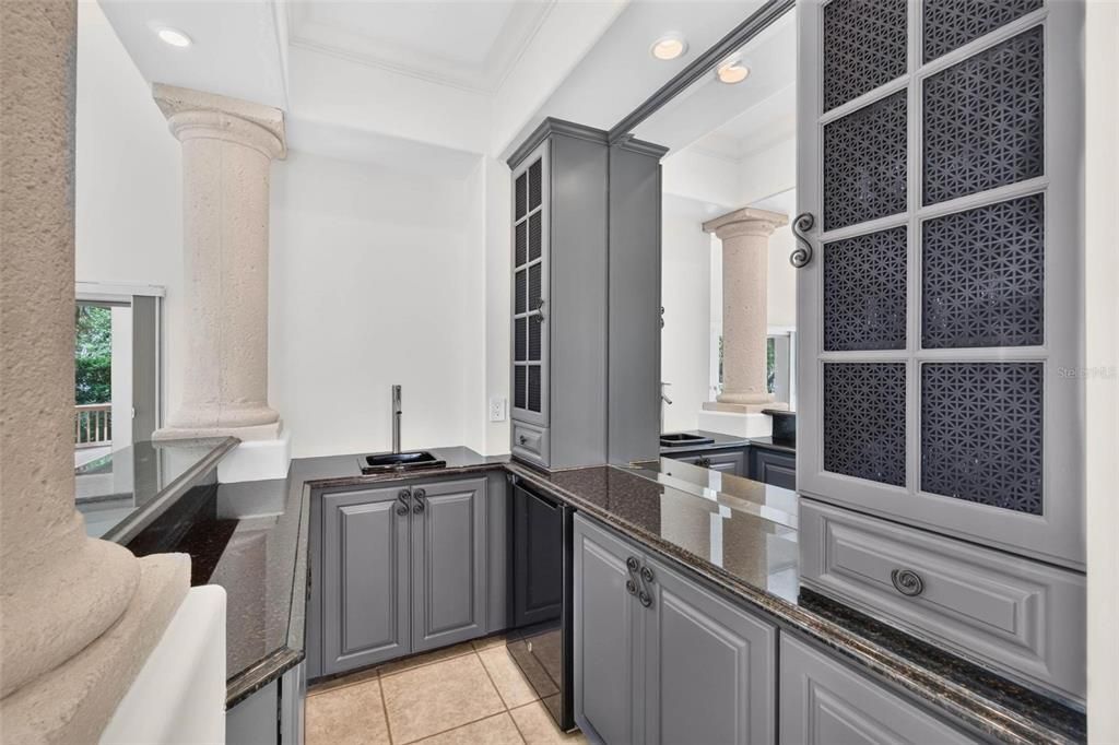 For Sale: $2,000,000 (6 beds, 5 baths, 4259 Square Feet)