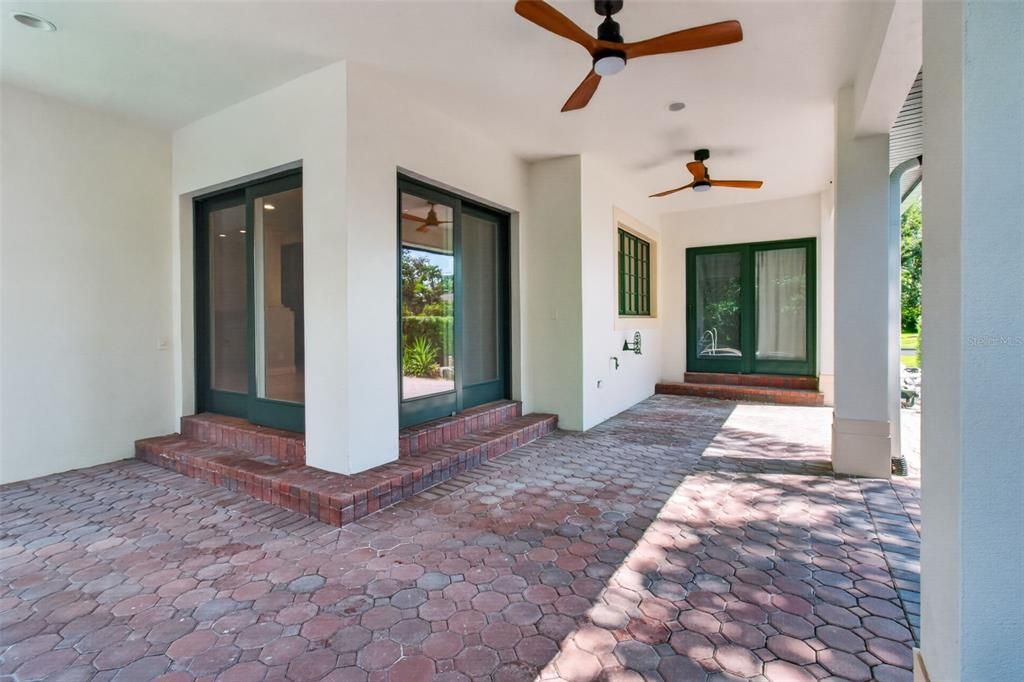For Sale: $2,000,000 (6 beds, 5 baths, 4259 Square Feet)