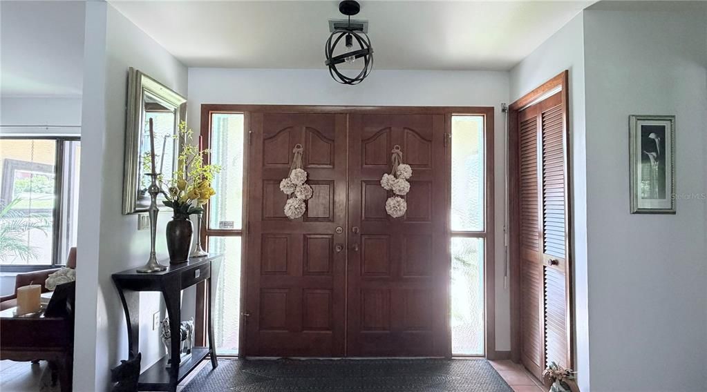 En Venta: $425,000 (3 camas, 2 baños, 2111 Pies cuadrados)