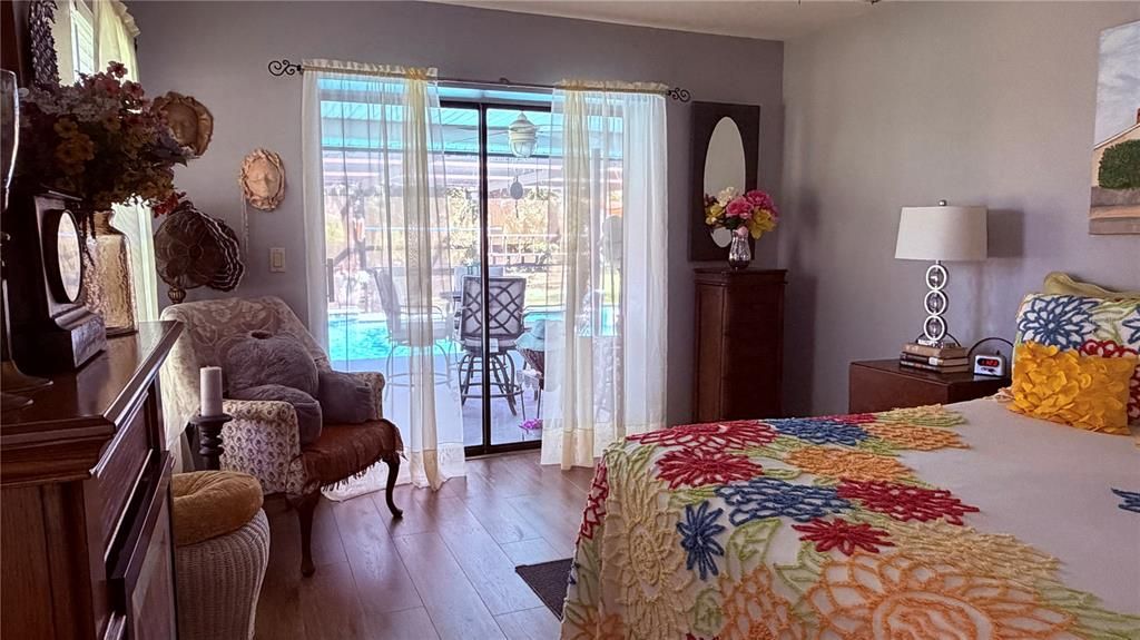 En Venta: $425,000 (3 camas, 2 baños, 2111 Pies cuadrados)