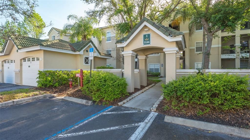For Sale: $230,000 (2 beds, 2 baths, 1289 Square Feet)