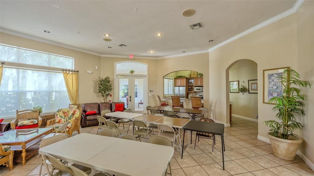 For Sale: $230,000 (2 beds, 2 baths, 1289 Square Feet)