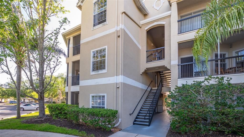 For Sale: $230,000 (2 beds, 2 baths, 1289 Square Feet)