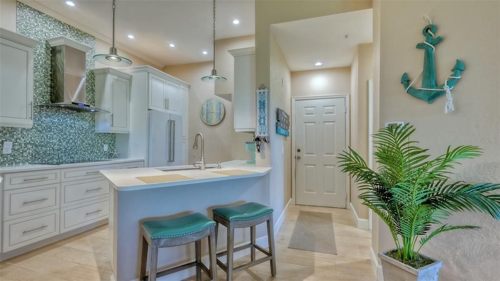 For Sale: $230,000 (2 beds, 2 baths, 1289 Square Feet)