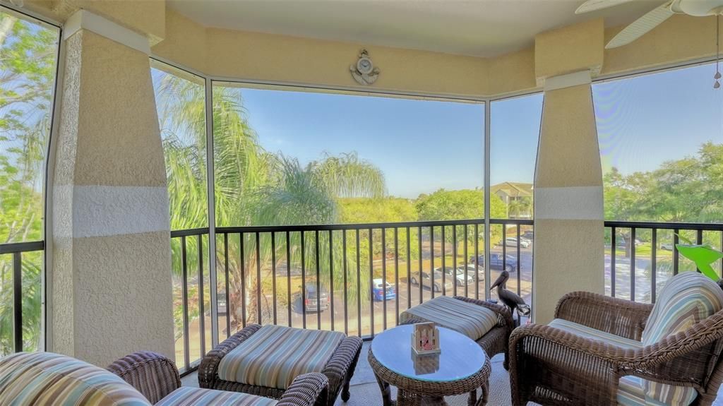 For Sale: $230,000 (2 beds, 2 baths, 1289 Square Feet)