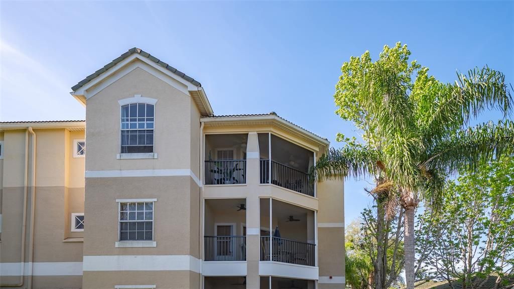 For Sale: $230,000 (2 beds, 2 baths, 1289 Square Feet)