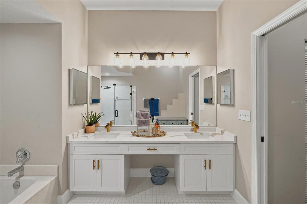 For Sale: $329,000 (2 beds, 2 baths, 1825 Square Feet)