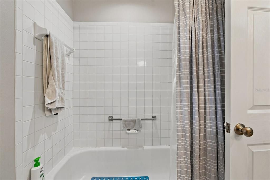 For Sale: $329,000 (2 beds, 2 baths, 1825 Square Feet)
