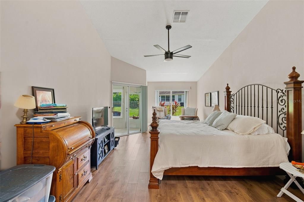 For Sale: $329,000 (2 beds, 2 baths, 1825 Square Feet)