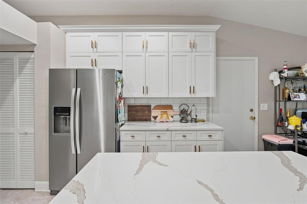 For Sale: $329,000 (2 beds, 2 baths, 1825 Square Feet)