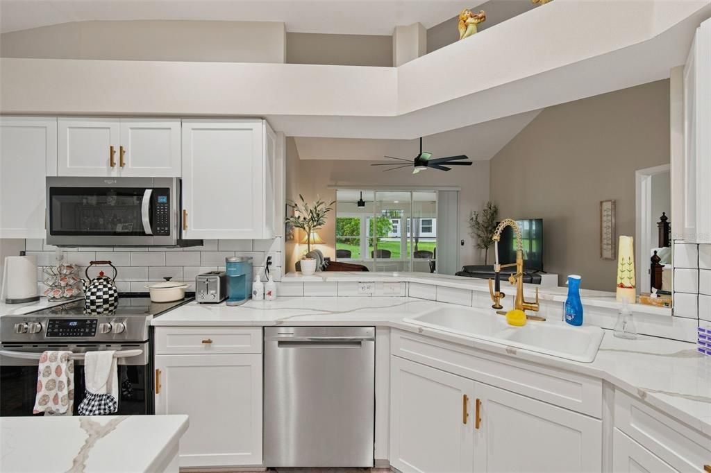 For Sale: $329,000 (2 beds, 2 baths, 1825 Square Feet)