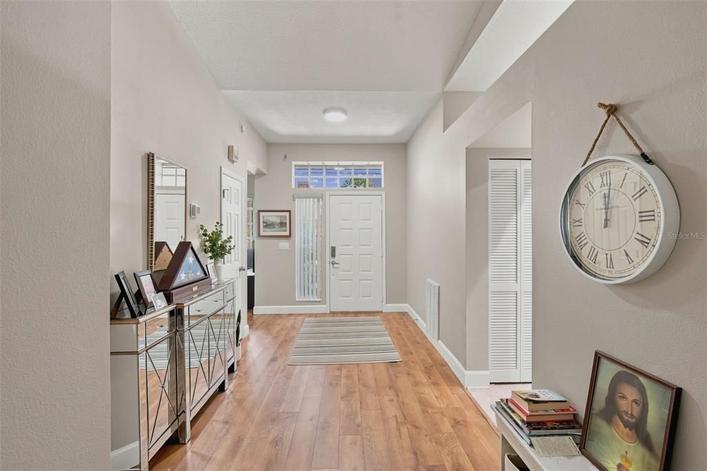 For Sale: $329,000 (2 beds, 2 baths, 1825 Square Feet)