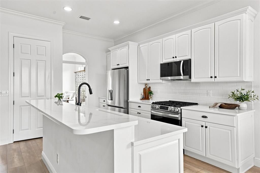 For Sale: $999,000 (3 beds, 2 baths, 2034 Square Feet)