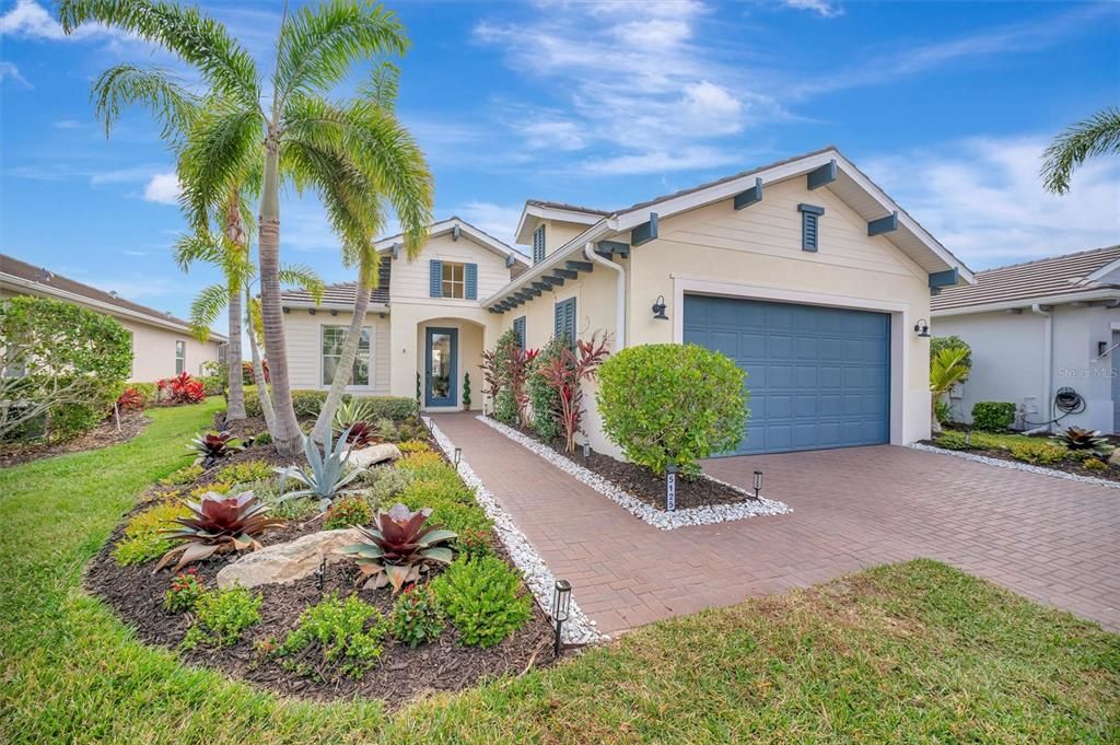 For Sale: $999,000 (3 beds, 2 baths, 2034 Square Feet)